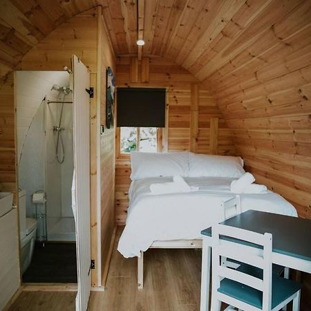 דירות ברמאות' Pine Cosy Winter Cabin - Hot Tub & Log Burner מראה חיצוני תמונה